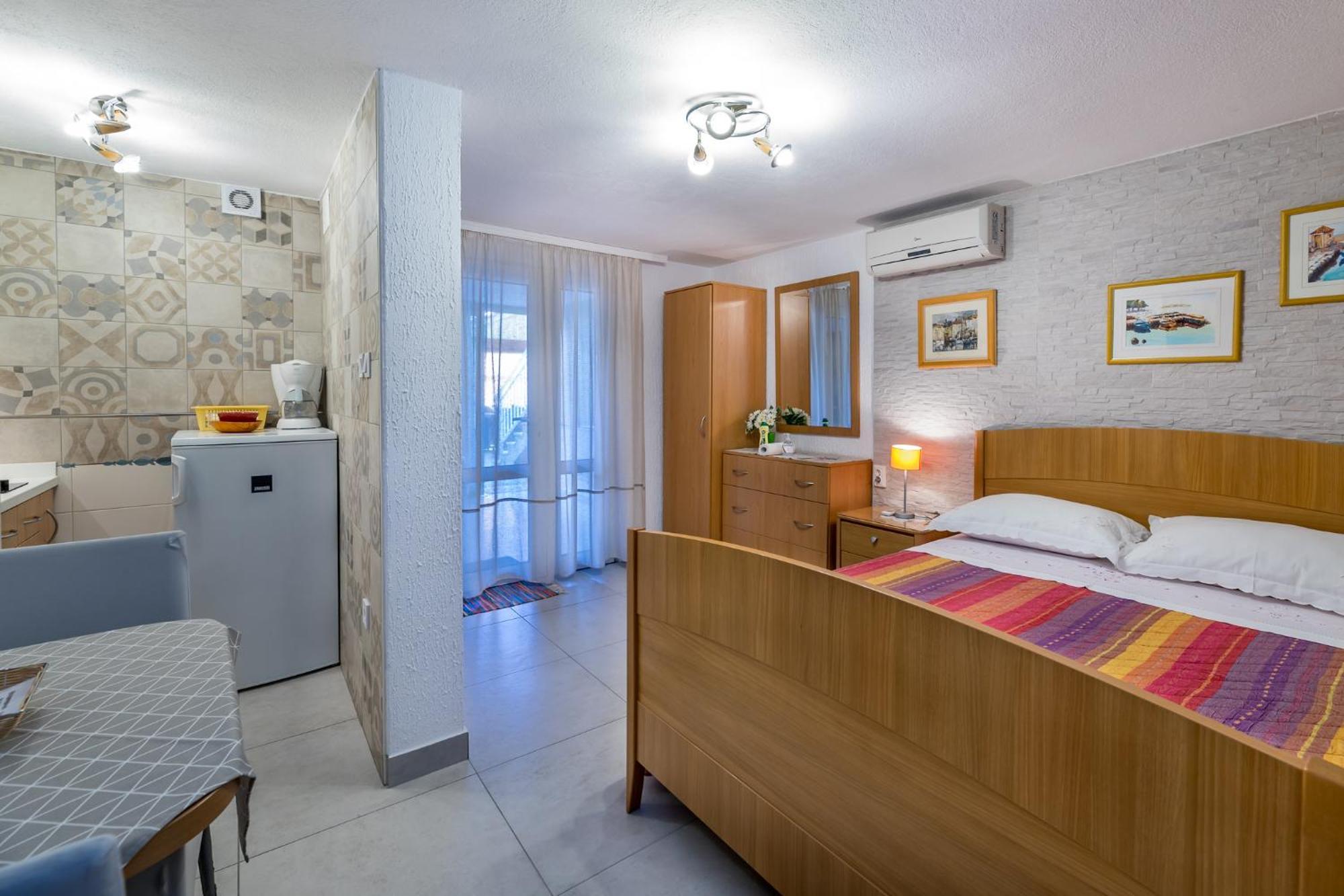 Apartments Nadica Башка Екстер'єр фото